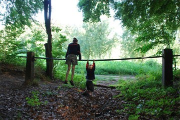 bos als speeltuin, koppeltje duiken bos als speeltuin, koppeltje duiken